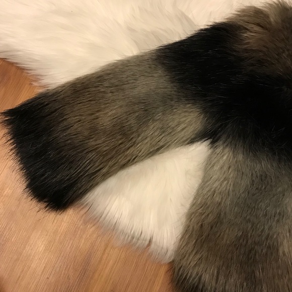 🌹AS IS 🌹Akira Chicago Black Label Faux Fur Jacket - Picture 6 of 11